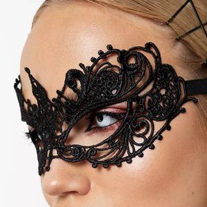 Black lace eye mask